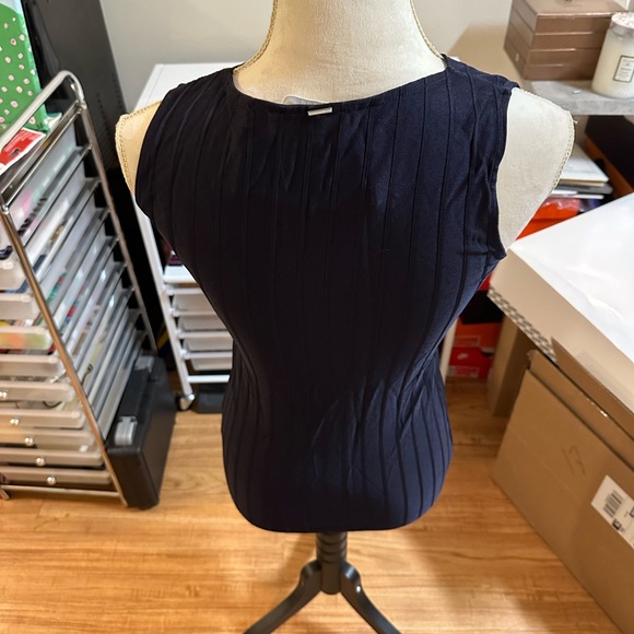 NWT Hugo Boss top - Picture 6 of 7